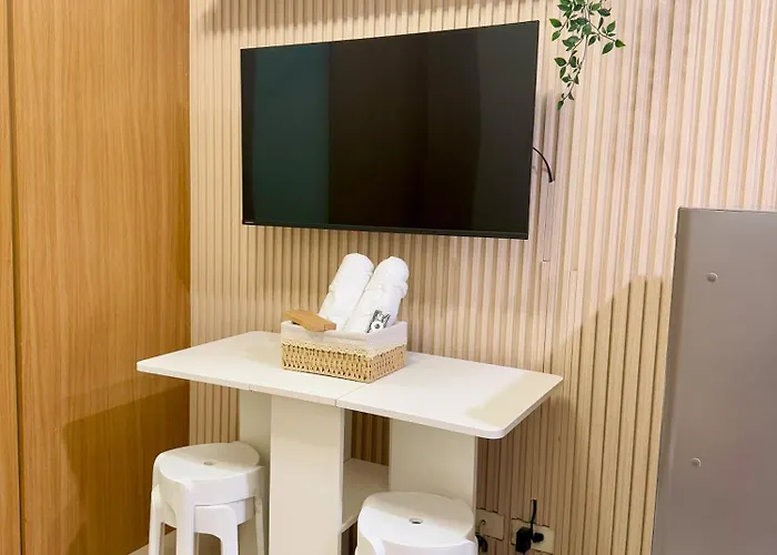 Moa Shell Residences Tower B 1br With Pullout Bed And Sofabed Balcony Pool View Manila